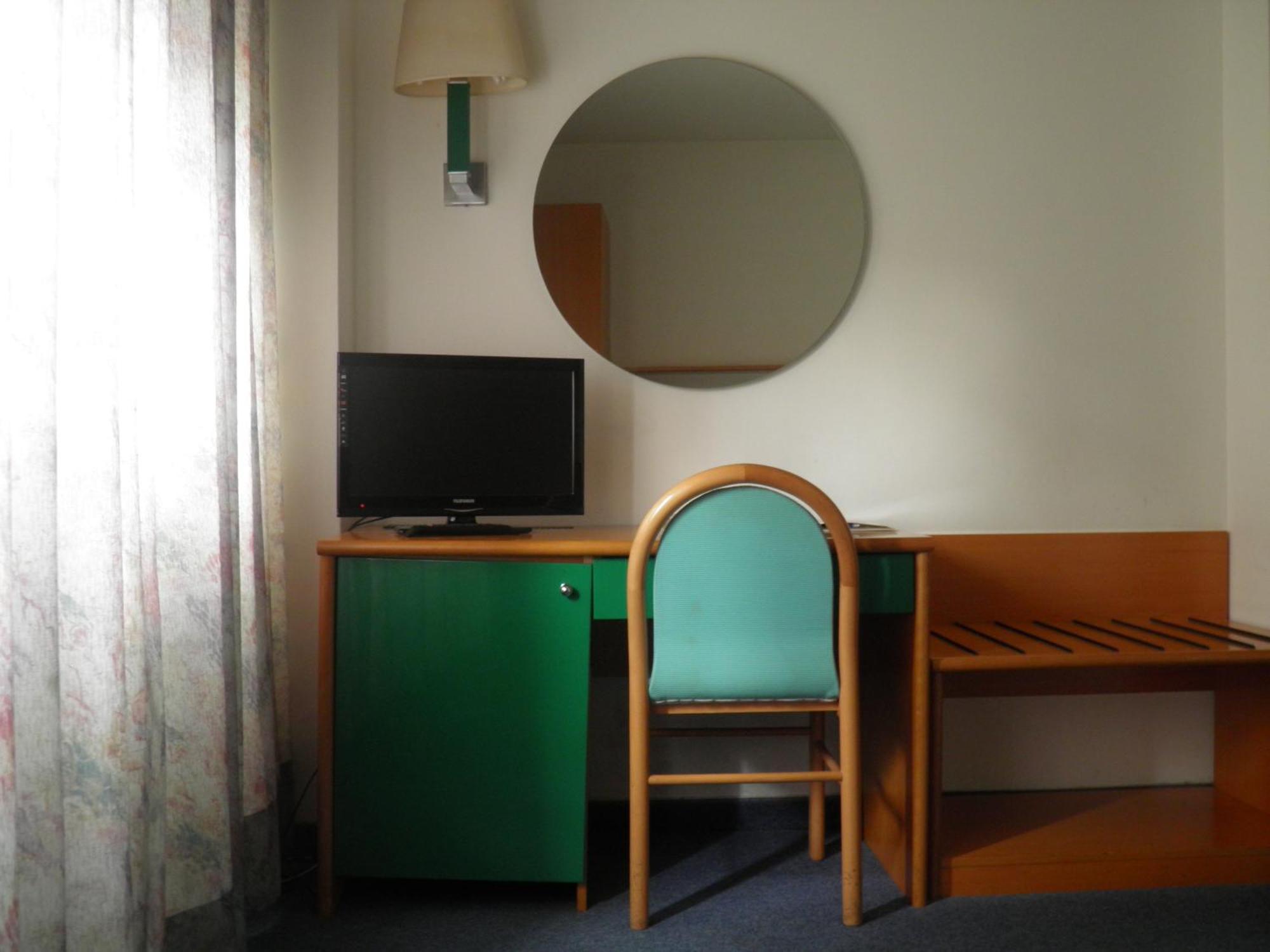 Hotel Ramoverde Borgomanero Kültér fotó