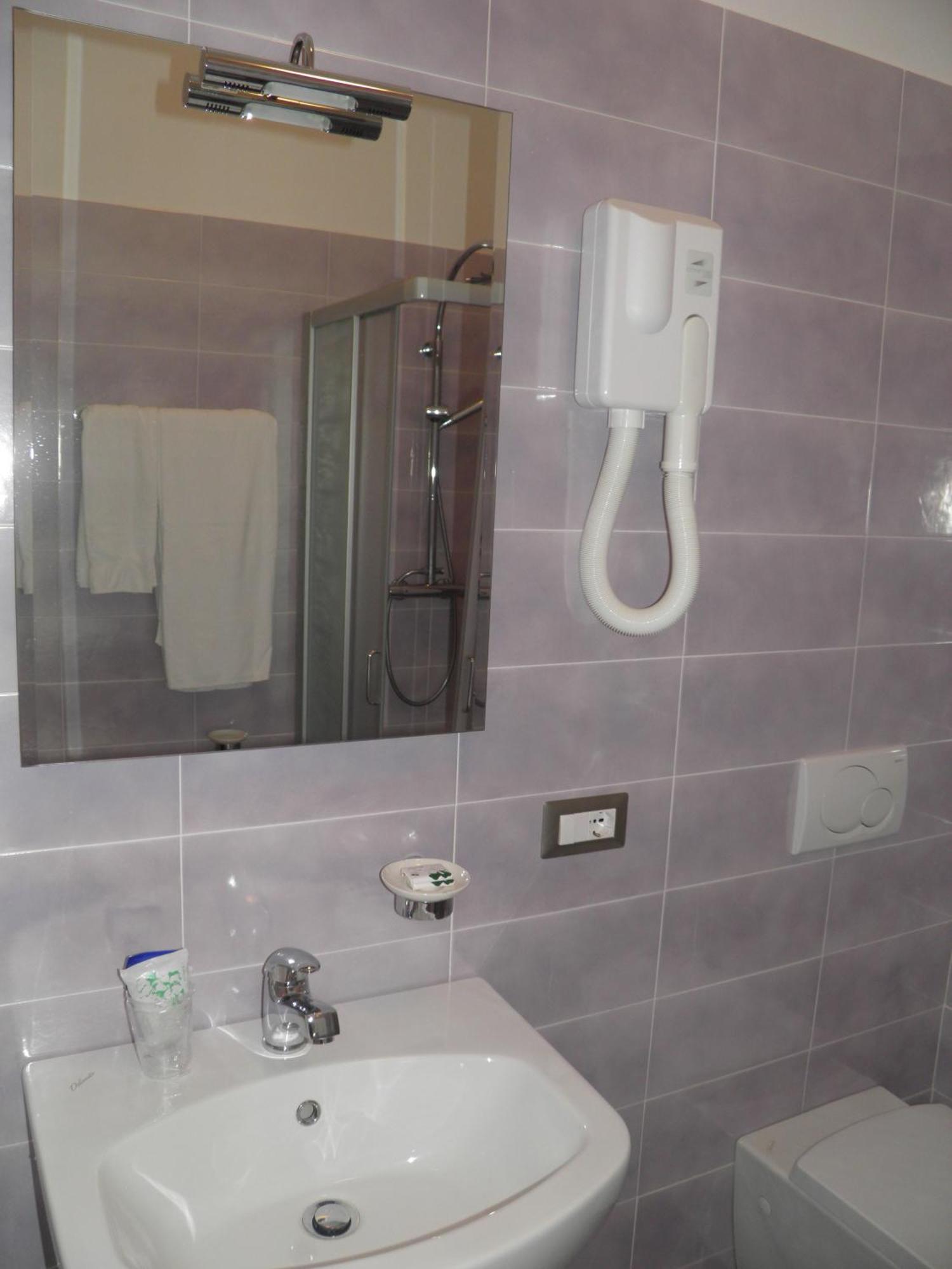 Hotel Ramoverde Borgomanero Kültér fotó