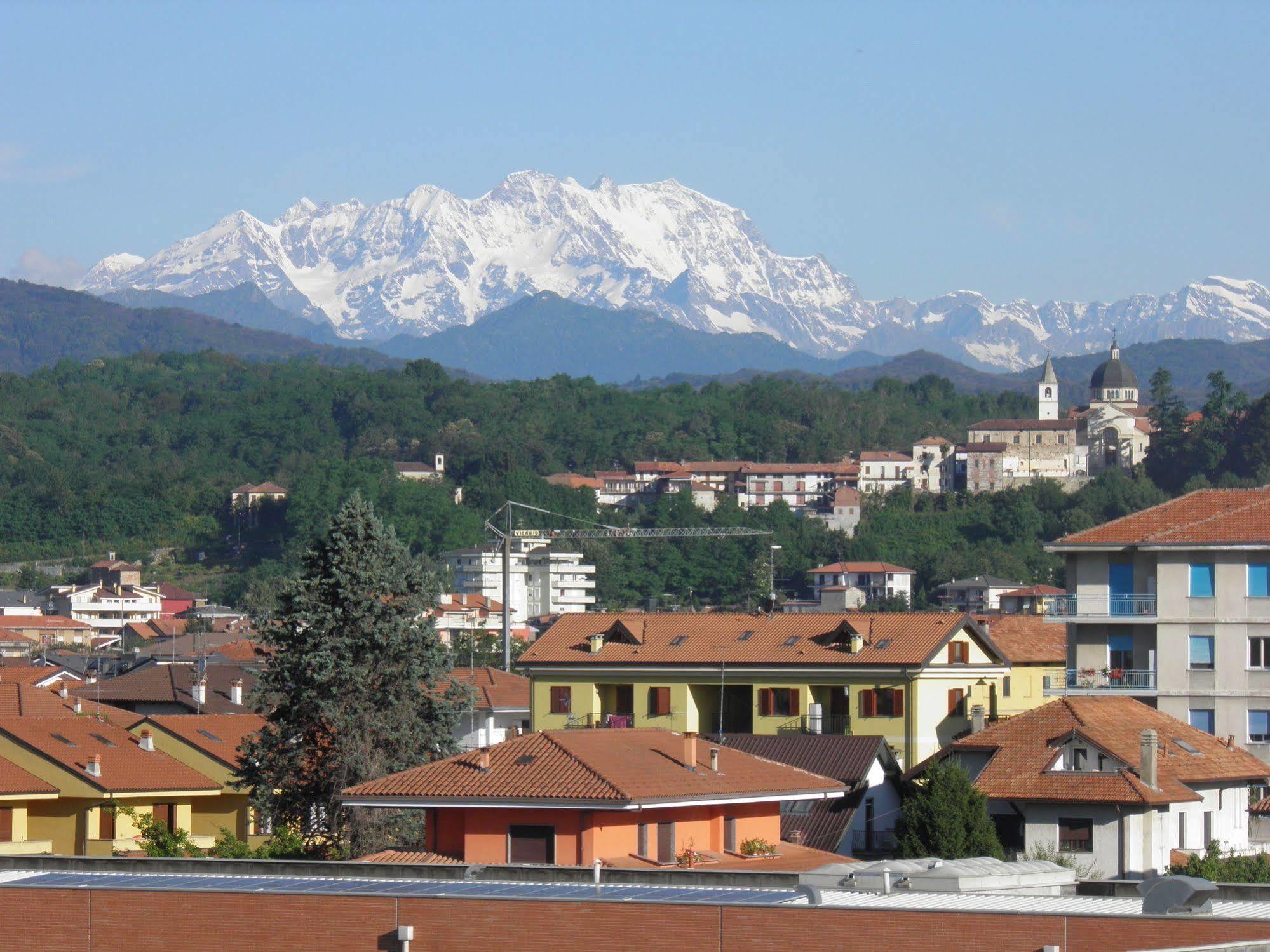 Hotel Ramoverde Borgomanero Kültér fotó