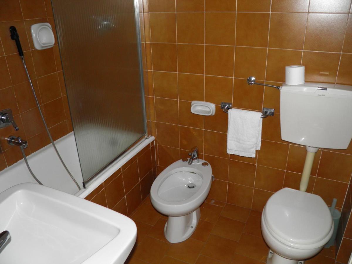 Hotel Ramoverde Borgomanero Szoba fotó